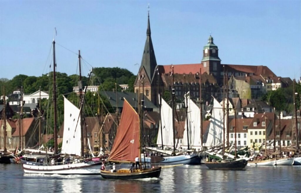Rumregatta 2003 mit Blick auf das alte Büro der Kanzlei Reese